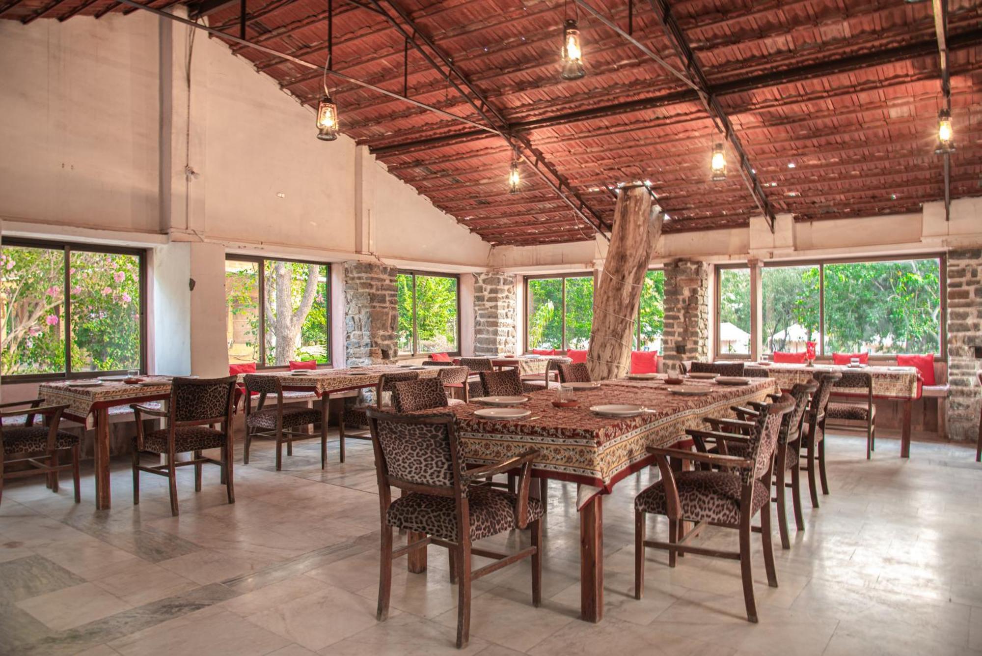 Shivika Lake Hotel Ranakpur Sādri Exterior foto